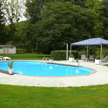 Riverside In With Swimming Pool * Liglet