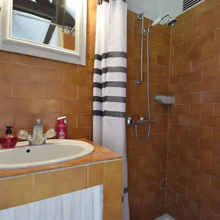 Villa Riverside In With Swimming Pool *